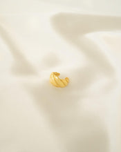 Load image into Gallery viewer, 18kt gold plated Sterling silver ring
