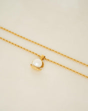 Load image into Gallery viewer, Pearl necklace
