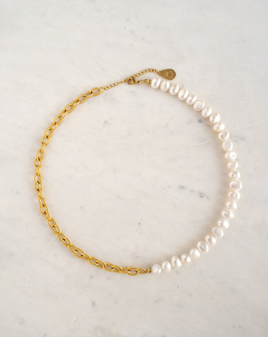 Freshwater pearl necklace