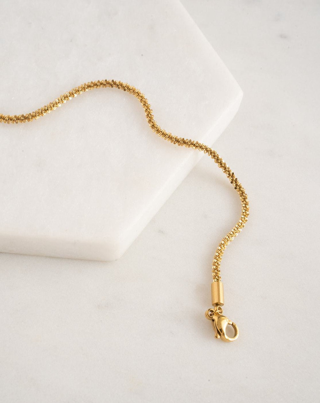 Minimal and but elegant 18k gold plated chain bracelet