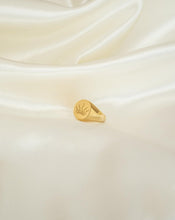 Load image into Gallery viewer, Sun coral logo engraved ring