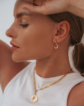 Load image into Gallery viewer, zirconia pendant necklace