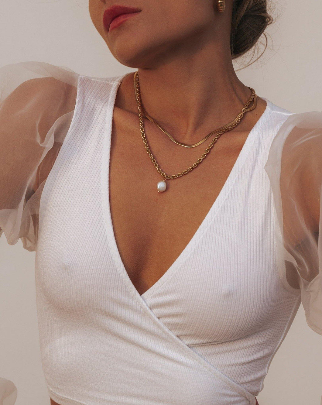 Natural pearl necklace