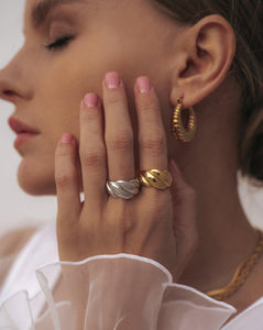 Croissant shaped rings made of 925 sterling silver