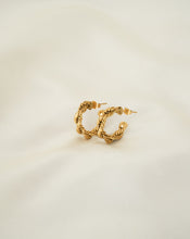 Load image into Gallery viewer, 18k gold plated small hoop earrings