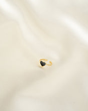 Load image into Gallery viewer, black zircon heart ring