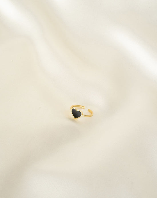 black zircon heart ring