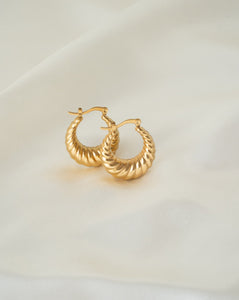 lightweight hoop earrings